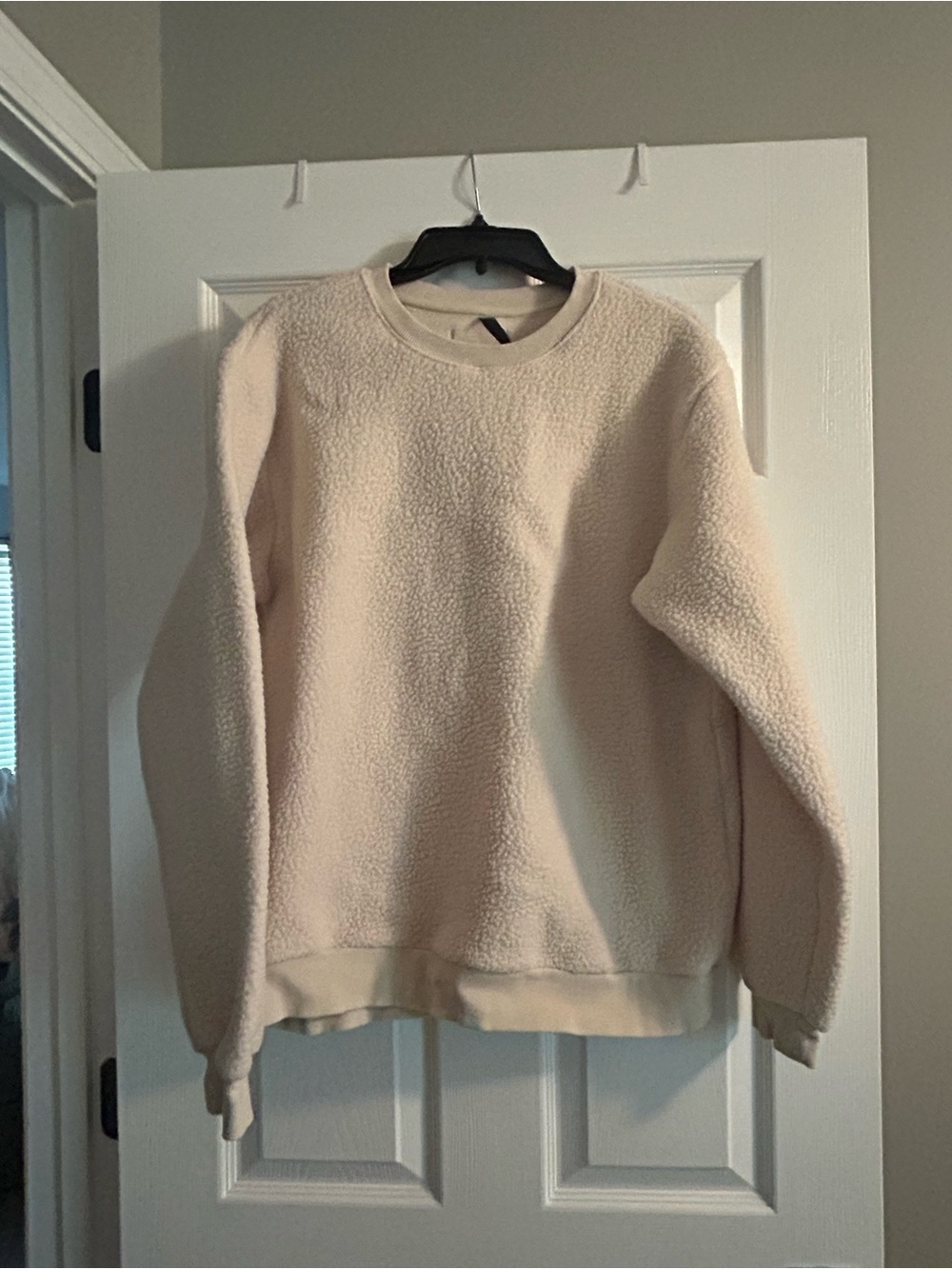 Fabletics Cream Sherpa Crew Sweatshirt - Picture 1 of 3